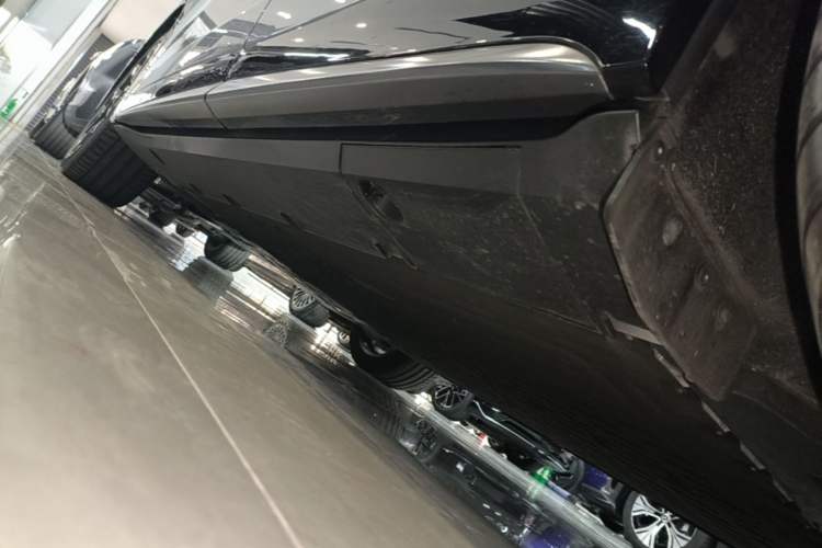 Used XPeng G7 2025 Model—702 Ultra Long Range Left Side Sill