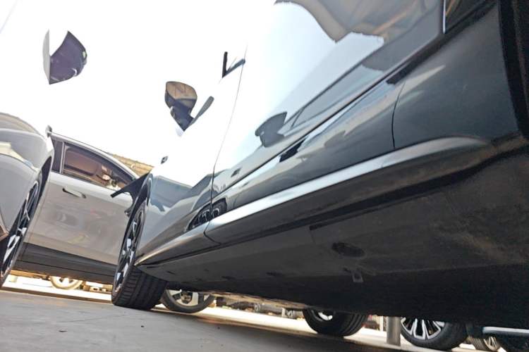 Used XPeng G7 2025 Model—702 Ultra Long Range Left Side Sill