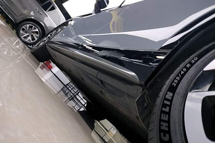 Used XPeng G7 2025 Model—702 Ultra Long Range Left Side Sill