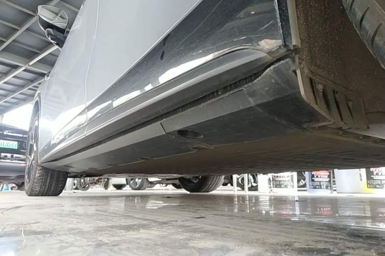 Used XPeng G7 2025 Model—702 Ultra Long Range Left Side Sill