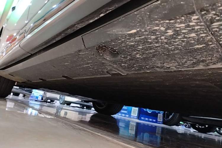 Used XPeng G7 2025 Model—702 Ultra Long Range Left Side Sill