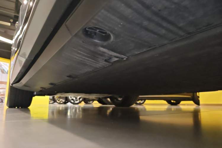 Used XPeng G7 2025 Model—702 Ultra Long Range Left Side Sill