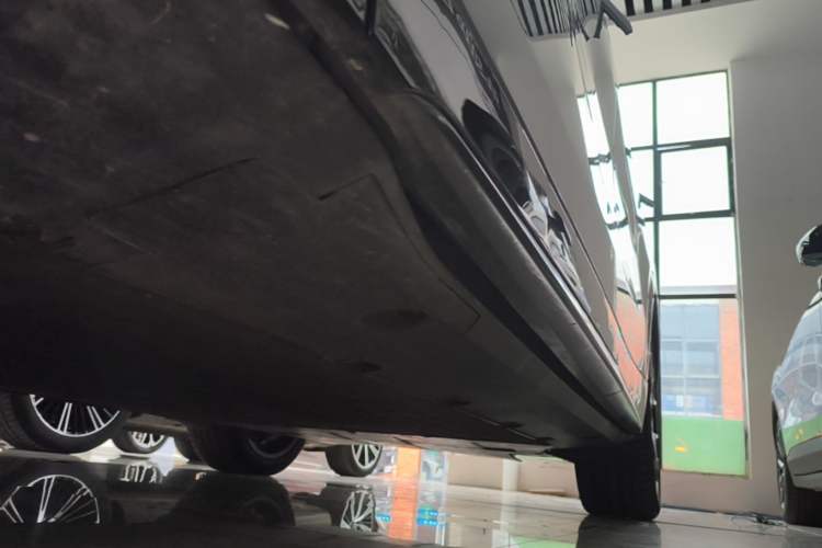 Used XPeng G7 2025 Model—702 Ultra Long Range Left Side Sill
