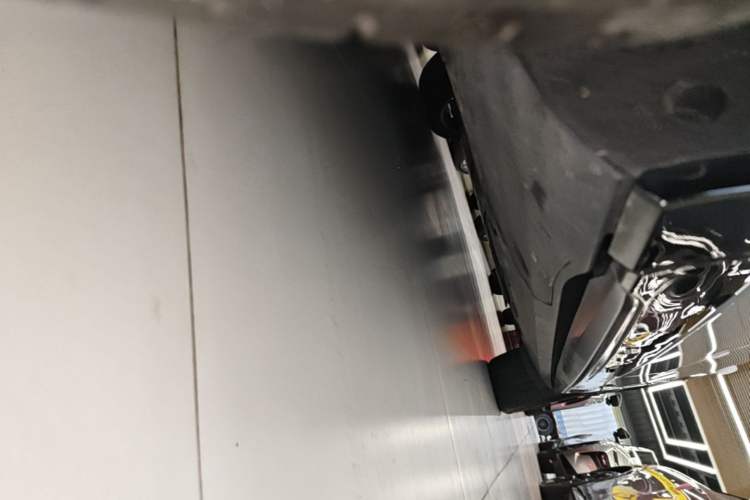 Used XPeng G7 2025 Model—702 Ultra Long Range Left Side Sill