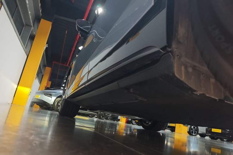 Used XPeng G7 2025 Model—702 Ultra Long Range Left Side Sill