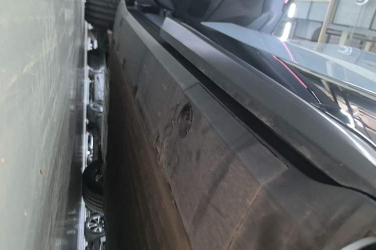 Used XPeng G7 2025 Model—702 Ultra Long Range Left Side Sill