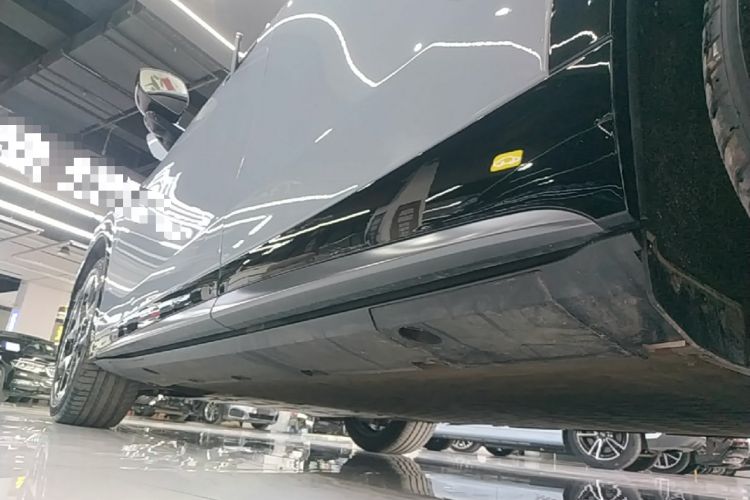 Used XPeng G7 2025 Model—702 Ultra Long Range Left Side Sill