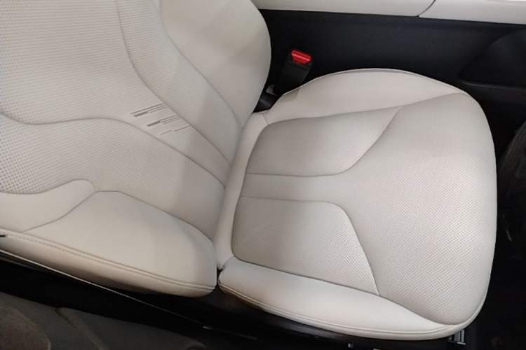 Used XPeng G7 2025 Model—602 Long Range Max Right Front Seat