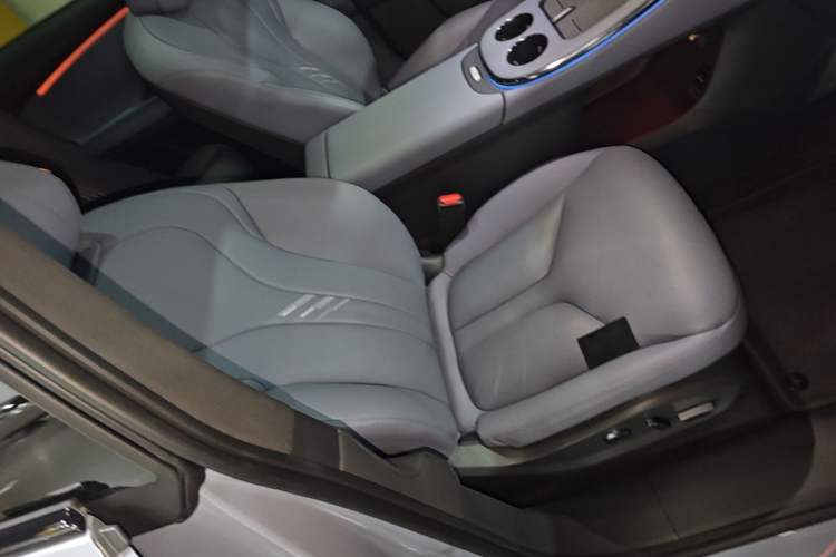 Used XPeng G7 2025 Model—702 Ultra Long Range Right Front Seat