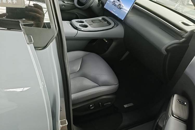 Used XPeng G7 2025 Model—702 Ultra Long Range Right Front Seat