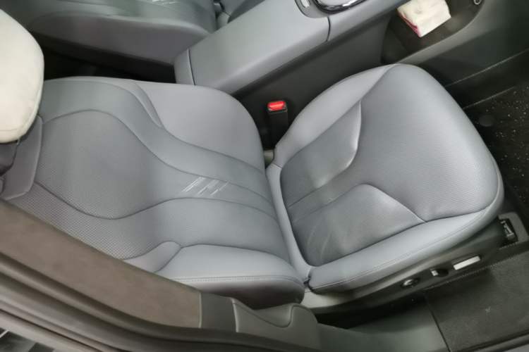 Used XPeng G7 2025 702 Max Right Front Seat
