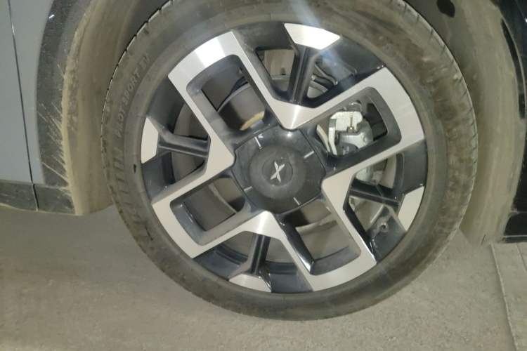 Used XPeng G7 2025 702 Max Right Front Wheel Hub