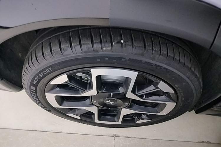 Used XPeng G7 2025 Model—702 Ultra Long Range Right Rear Wheel Hub