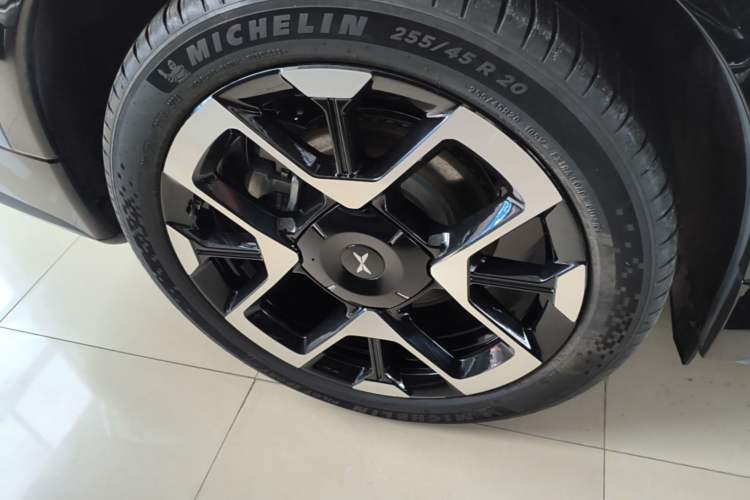 Used XPeng G7 2025 Model—702 Ultra Long Range Right Rear Wheel Hub