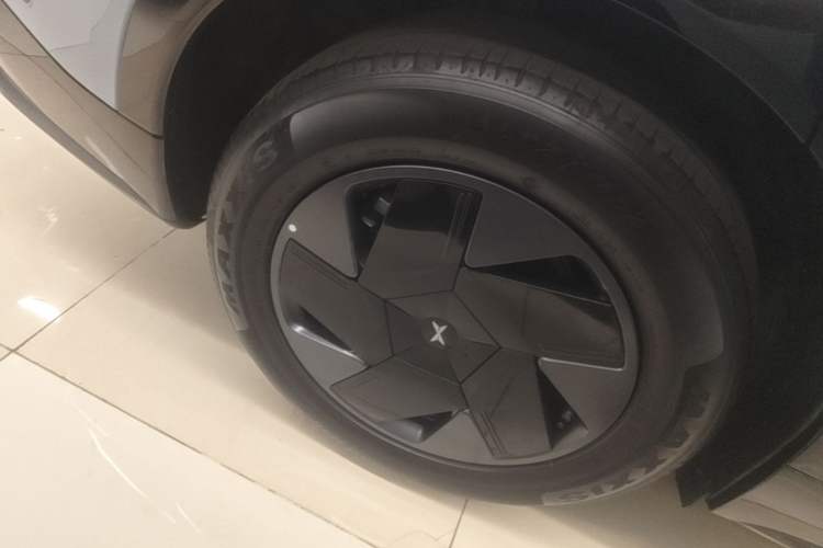 Used XPeng G7 2025 Model—602 Long Range Max Right Rear Wheel Hub