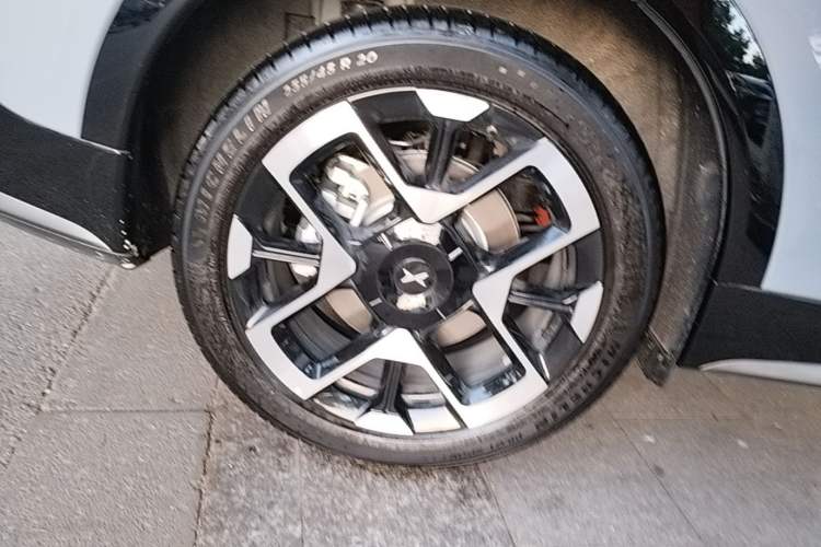 Used XPeng G7 2025 Model—702 Ultra Long Range Right Rear Wheel Hub