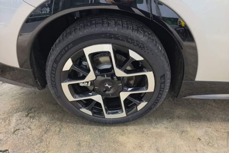 Used XPeng G7 2025 Model—602 Long Range Max Right Rear Wheel Hub