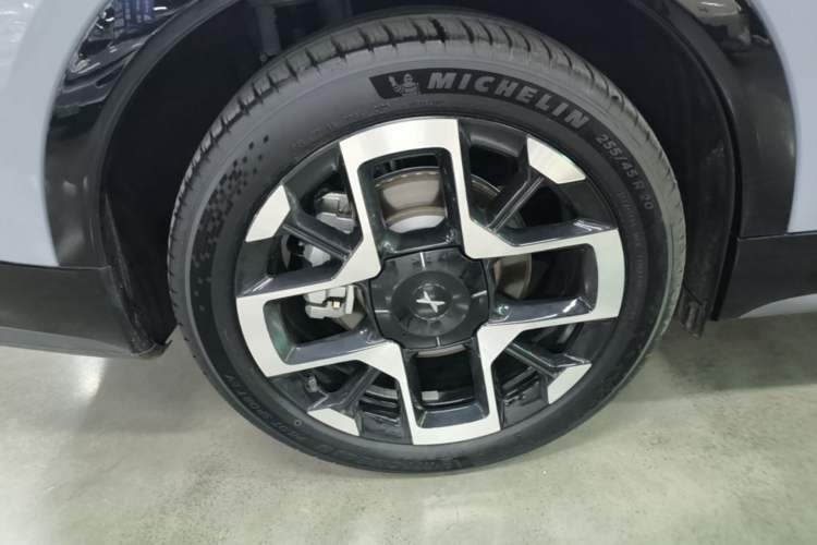 Used XPeng G7 2025 Model—702 Ultra Long Range Right Rear Wheel Hub