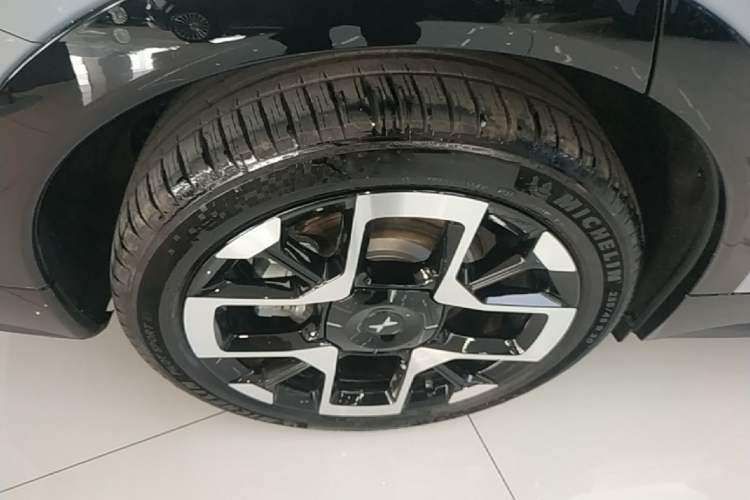 Used XPeng G7 2025 Model—702 Ultra Long Range Right Rear Wheel Hub