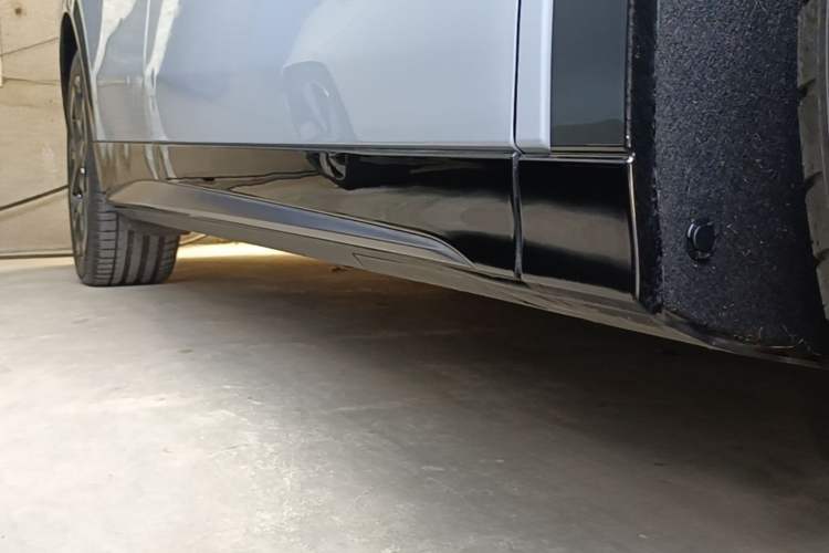Used XPeng G7 2025 Model—702 Ultra Long Range Right Side Sill