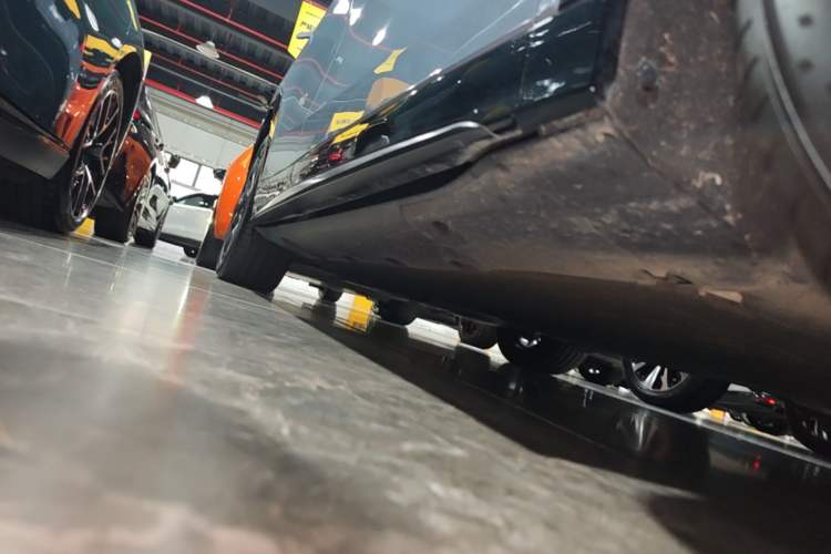 Used XPeng G7 2025 Model—702 Ultra Long Range Right Side Sill