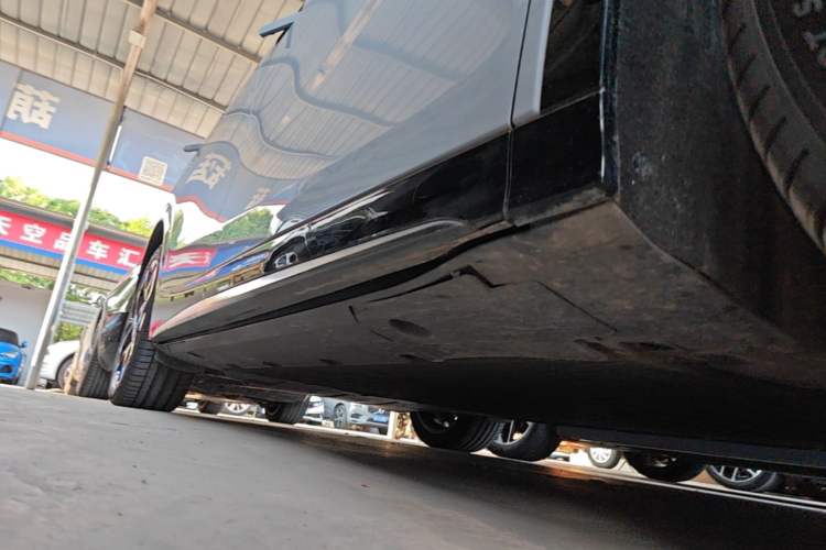 Used XPeng G7 2025 Model—702 Ultra Long Range Right Side Sill