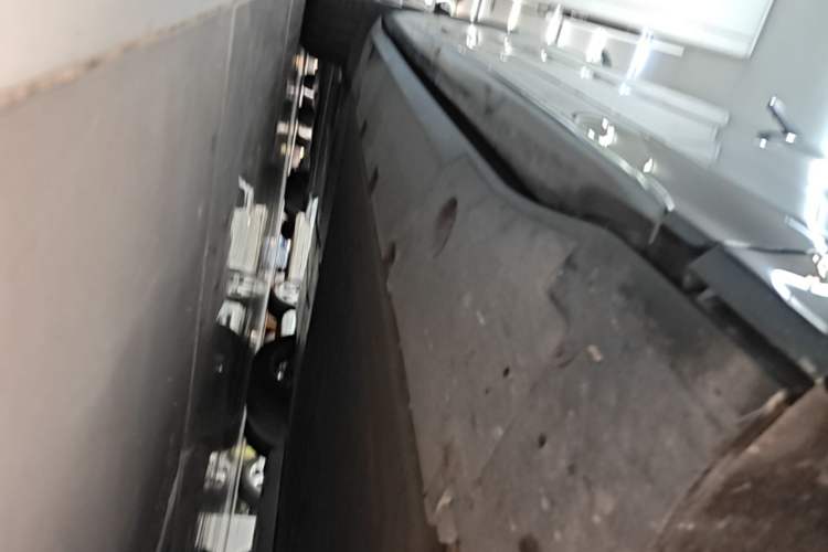 Used XPeng G7 2025 Model—702 Ultra Long Range Right Side Sill