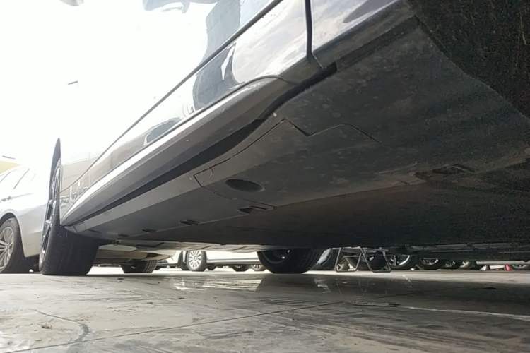 Used XPeng G7 2025 Model—702 Ultra Long Range Right Side Sill