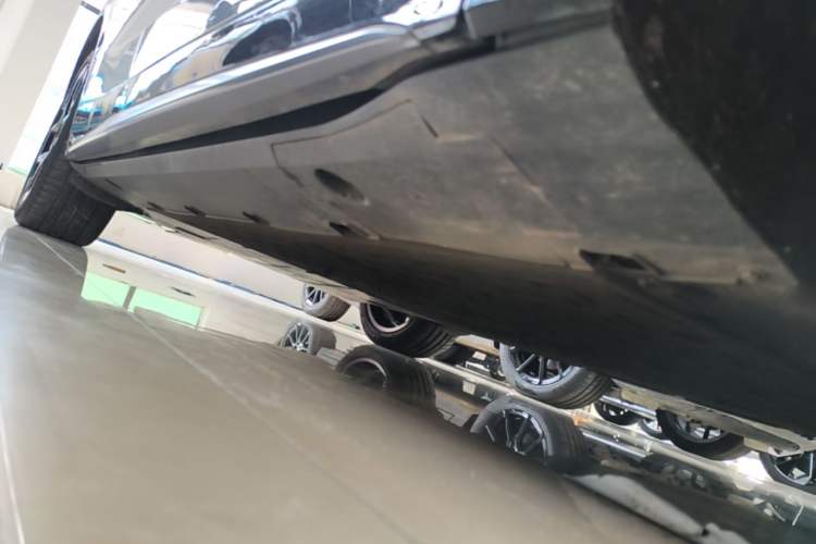 Used XPeng G7 2025 Model—702 Ultra Long Range Right Side Sill