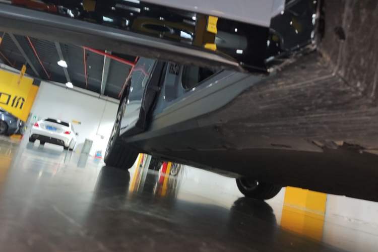 Used XPeng G7 2025 Model—702 Ultra Long Range Right Side Sill