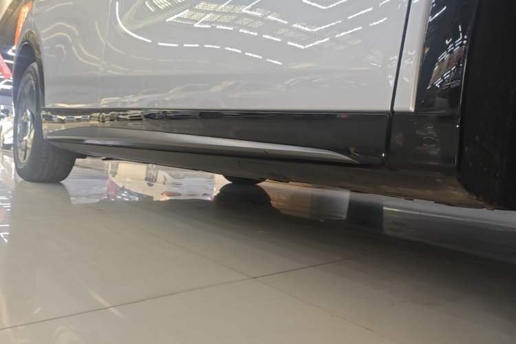 Used XPeng G7 2025 702 Max Right Side Sill
