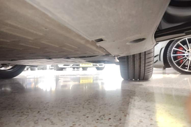 Used XPeng G7 2025 Model—702 Ultra Long Range Right Side Sill