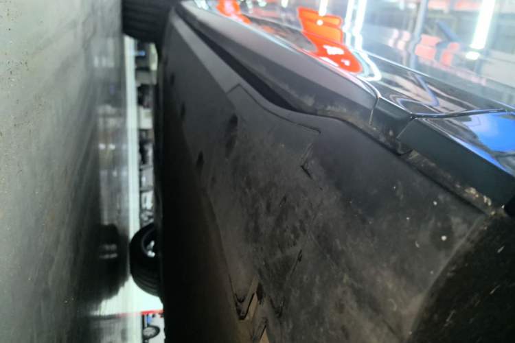 Used XPeng G7 2025 Model—702 Ultra Long Range Right Side Sill