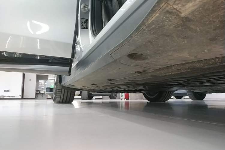 Used XPeng G7 2025 702 Max Right Side Sill