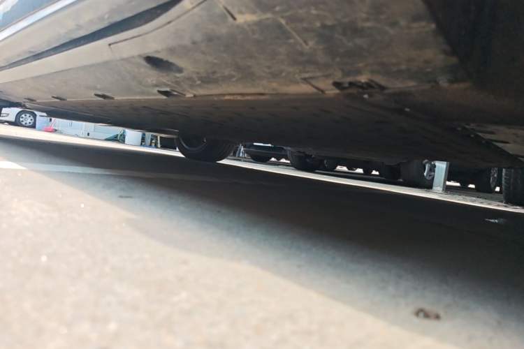 Used XPeng G7 2025 Model—602 Long Range Max Right Side Sill