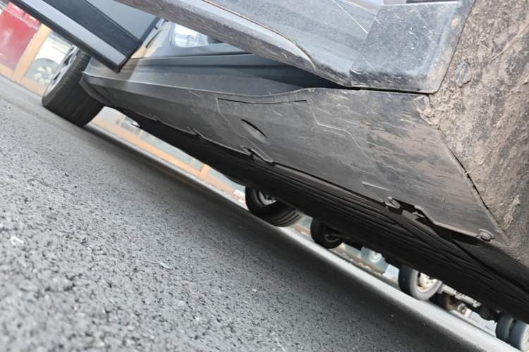 Used XPeng G7 2025 Model—702 Ultra Long Range Right Side Sill
