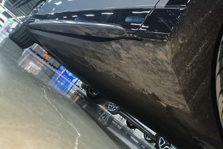 Used XPeng G7 2025 Model—702 Ultra Long Range Right Side Sill