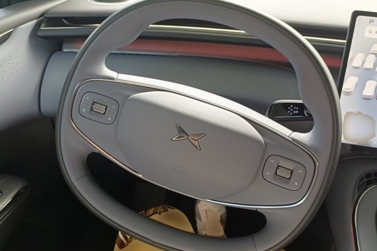 Used XPeng G7 2025 Model—702 Ultra Long Range Steering Wheel