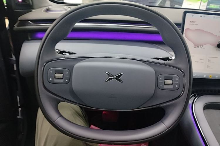 Used XPeng G7 2025 Model—702 Ultra Long Range Steering Wheel