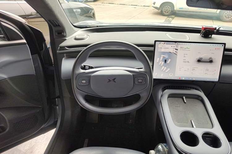 Used XPeng G7 2025 Model—702 Ultra Long Range Steering Wheel