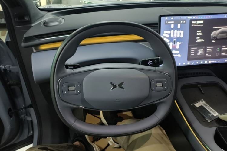 Used XPeng G7 2025 Model—702 Ultra Long Range Steering Wheel