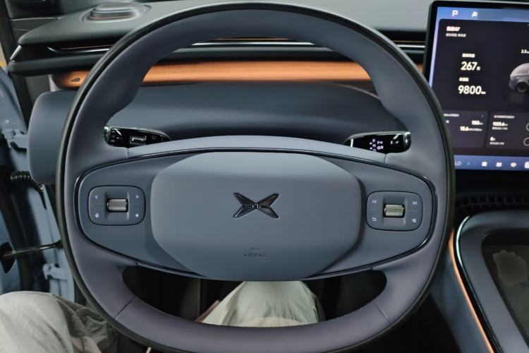 Used XPeng G7 2025 Model—702 Ultra Long Range Steering Wheel