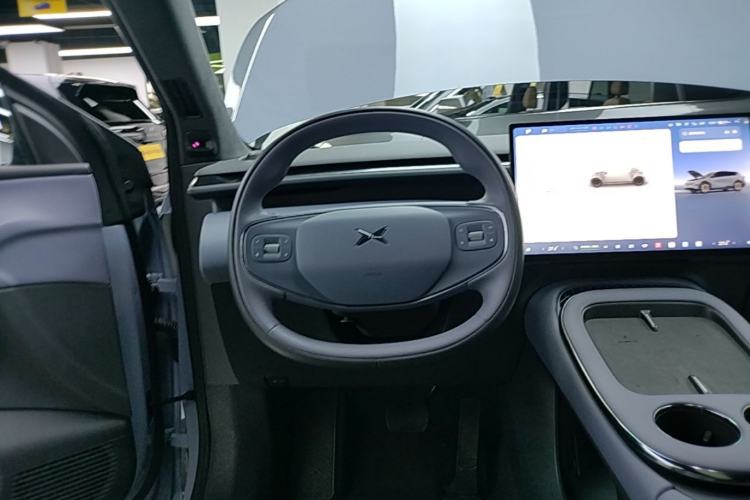 Used XPeng G7 2025 Model—702 Ultra Long Range Steering Wheel