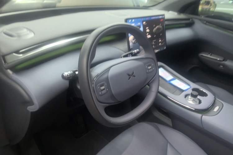Used XPeng G7 2025 Model—702 Ultra Long Range Steering Wheel
