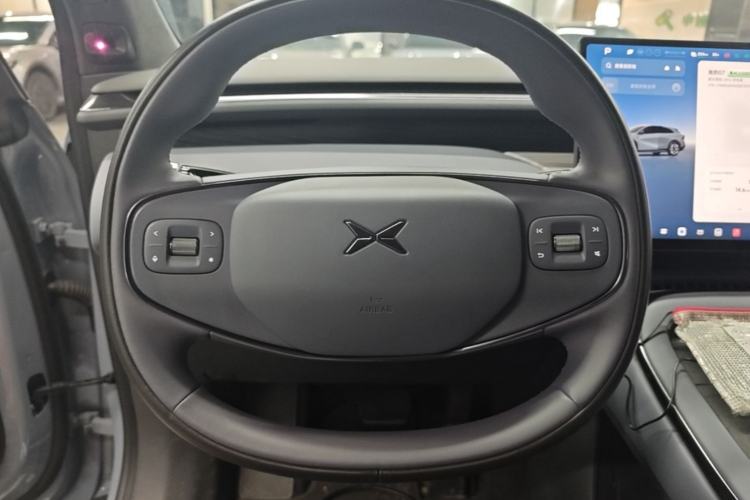 Used XPeng G7 2025 Model—702 Ultra Long Range Steering Wheel