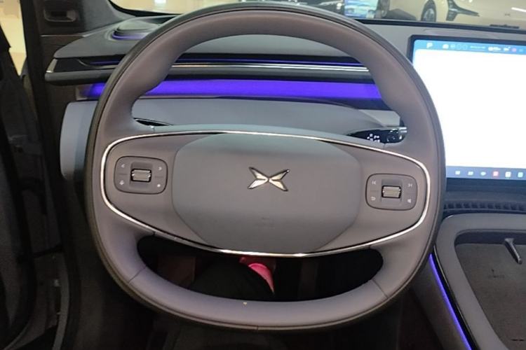 Used XPeng G7 2025 Model—702 Ultra Long Range Steering Wheel