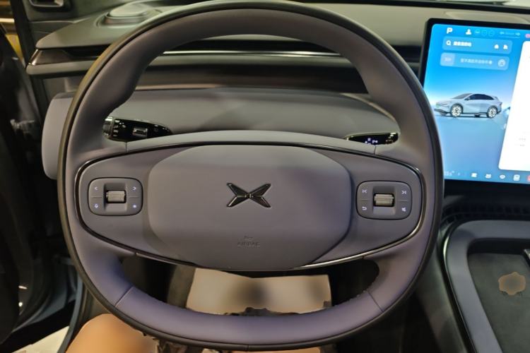 Used XPeng G7 2025 Model—702 Ultra Long Range Steering Wheel