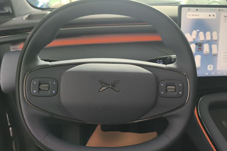 Used XPeng G7 2025 Model—702 Ultra Long Range Steering Wheel