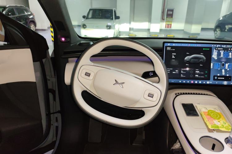 Used XPeng G7 2025 Model—702 Ultra Long Range Steering Wheel