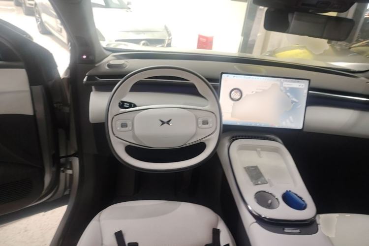 Used XPeng G7 2025 Model—702 Ultra Long Range Steering Wheel